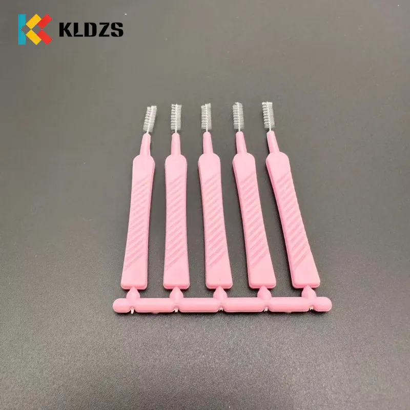 Duş başlığı şeklindeki Arayüz Fırçası